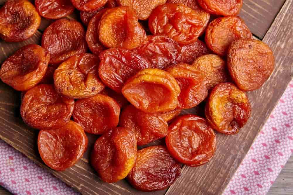قیسی خشک شده تهیه شده از زردآلوی مرغوب
